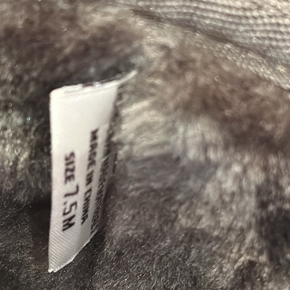 Cushionaire. genuine suede water repellent, winter boot, size 7.5 M. - Picture 4 of 8